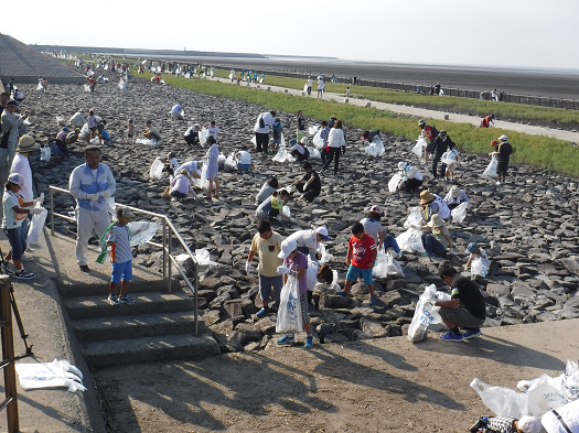 東与賀海岸清掃活動